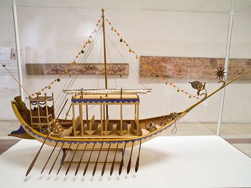 Reconstruction of a ship as depicted in the frescoes. (Photo: Tobias Schorr)