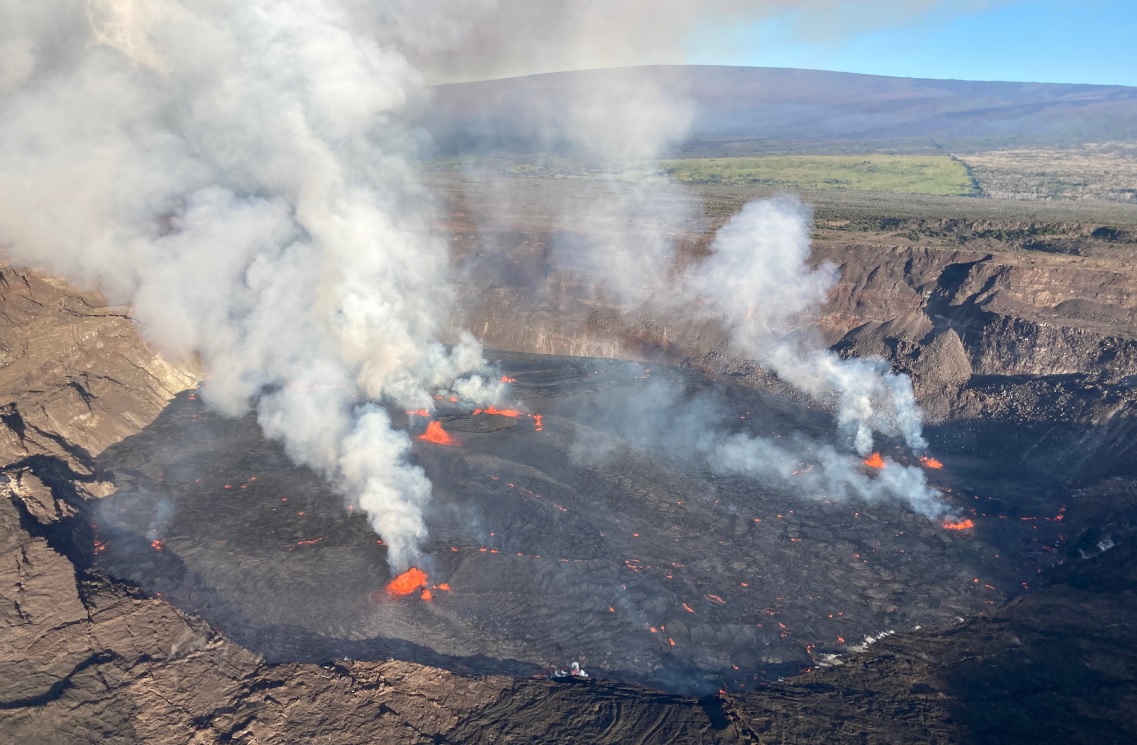 Kilauea volcano update: activity continues at stable levels, small lava fountains from several vents